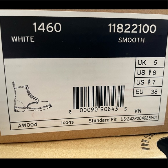 NWTWhite Dr Martens Airwair w/ bouncing sole boots - Picture 6 of 8